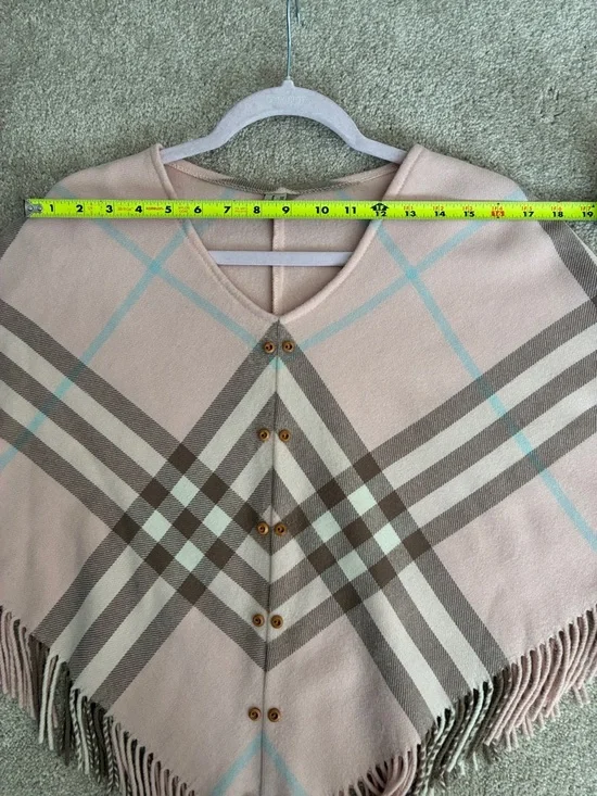 Burberry Pink Poncho - Picture 4 of 13